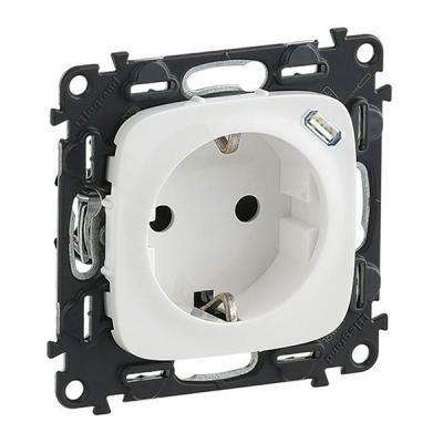 Розетка комбинированная с заземлением и встроенным зарядным устройством USB type C Legrand Valena Allure белый