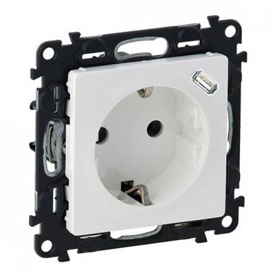 Розетка комбинированная с заземлением и встроенным зарядным устройством USB type C Legrand Valena Life белый