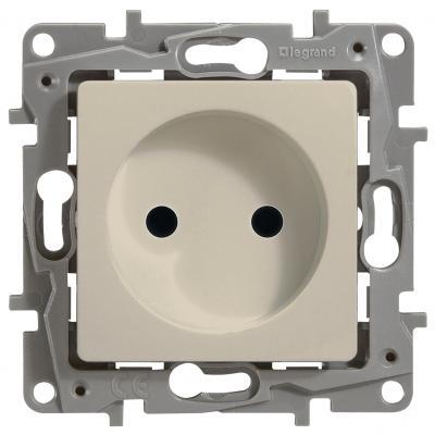 Розетка без заземления винтовые зажимы Legrand Etika слоновая кость