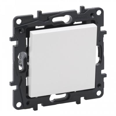 Переключатель промежуточный одноклавишный Legrand Niloe Step белый